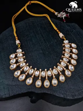 AAHANA NECKLACE