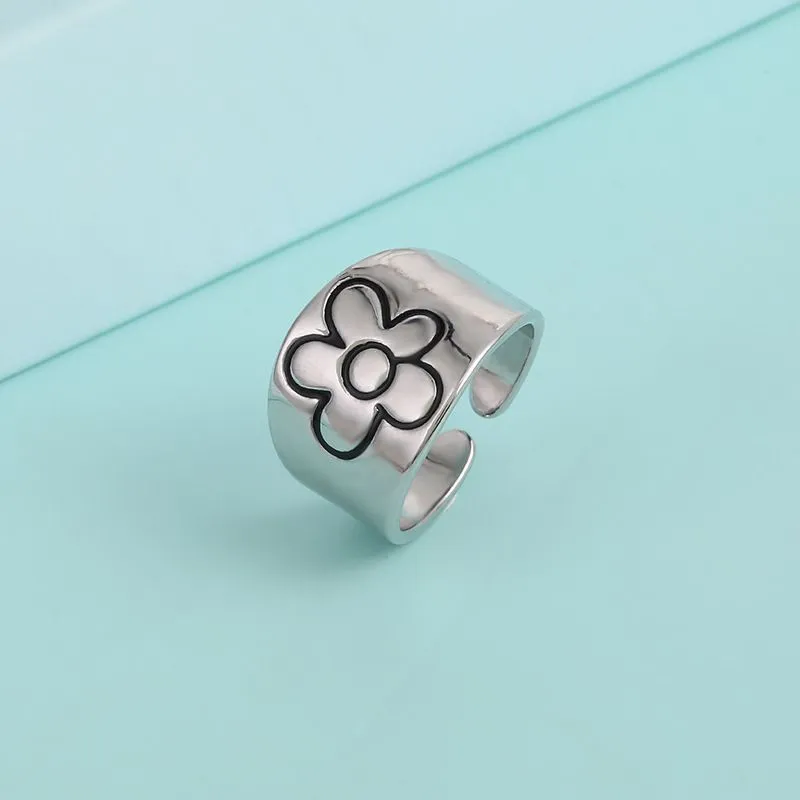 Aesthetic Engraved Ditsy Flower Beaded Rings