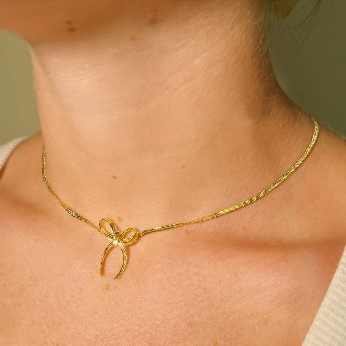 Bow Choker