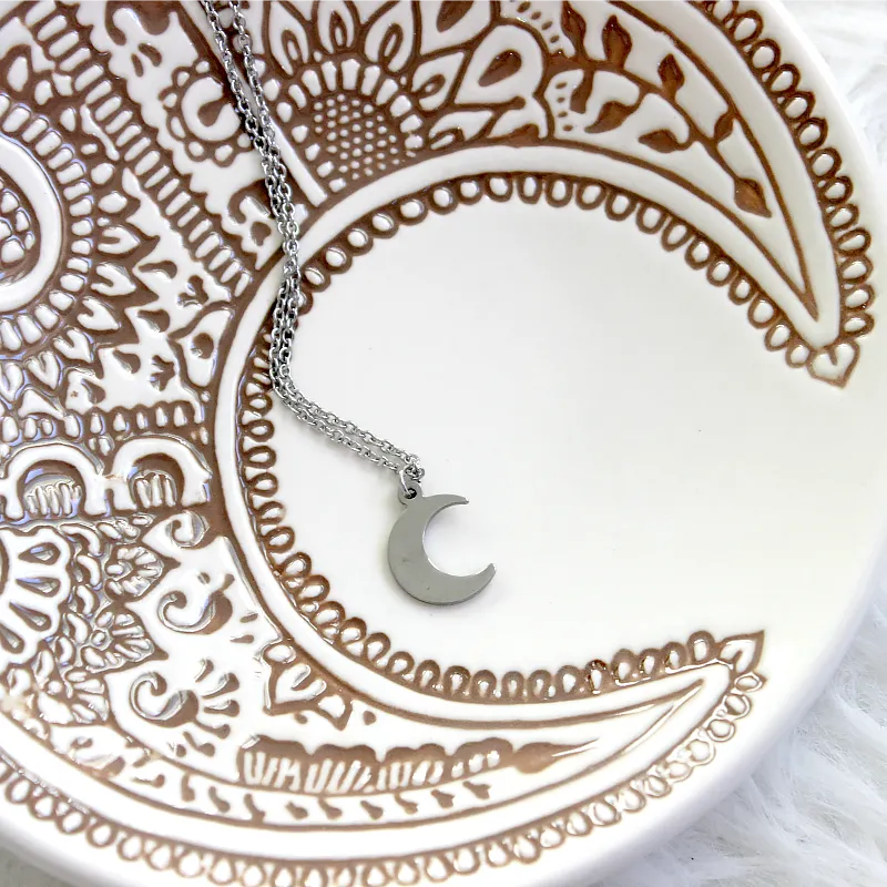 Dainty Crescent Moon Choker