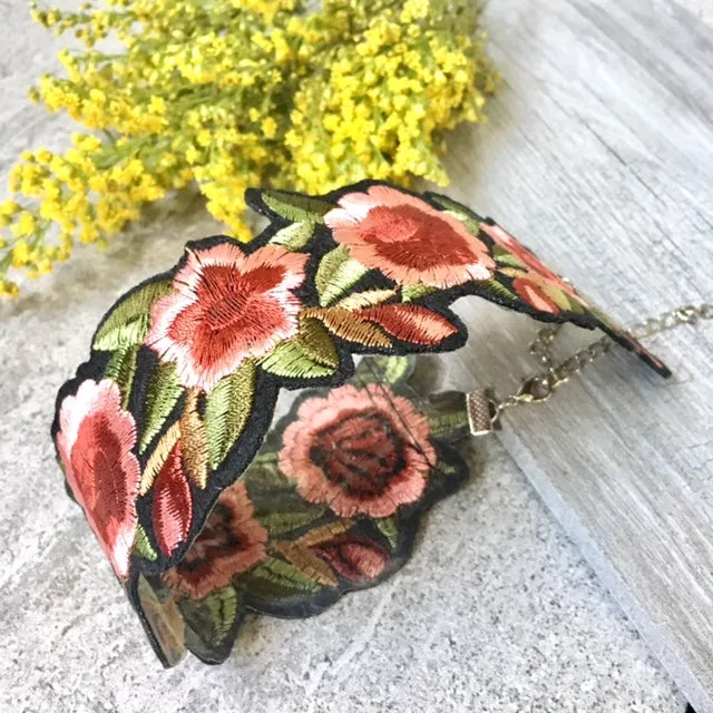 EMBROIDERED FLORAL FABRIC COLLAR CHOKER NECKLACE