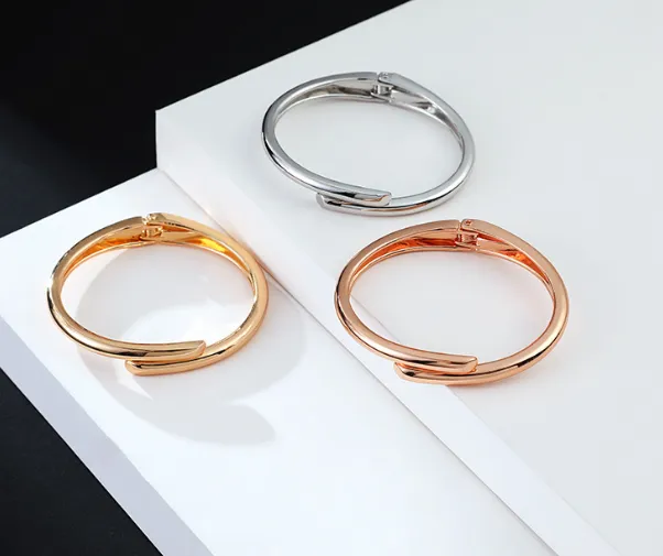 HARMONY BANGLE - Gold