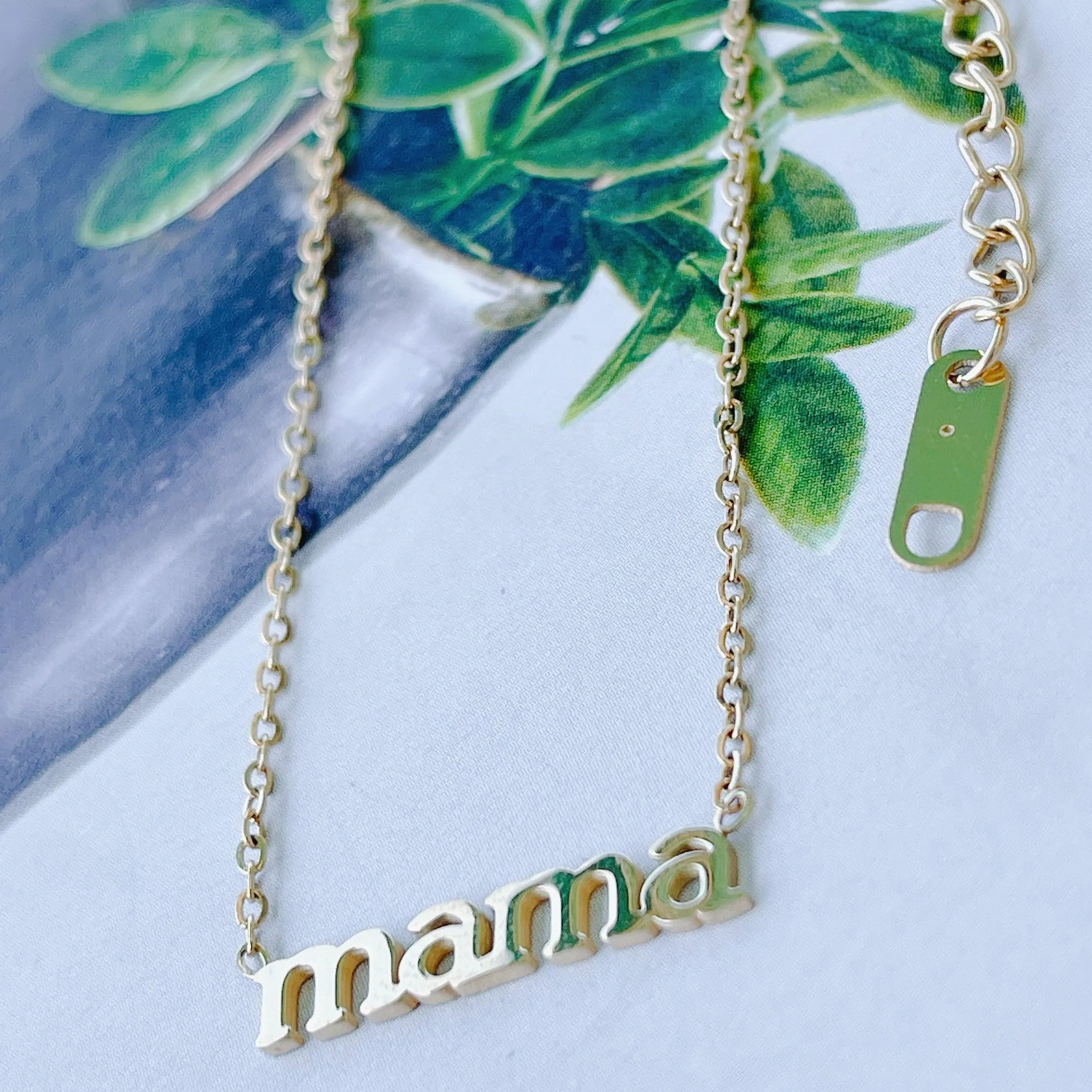 Mama Necklace