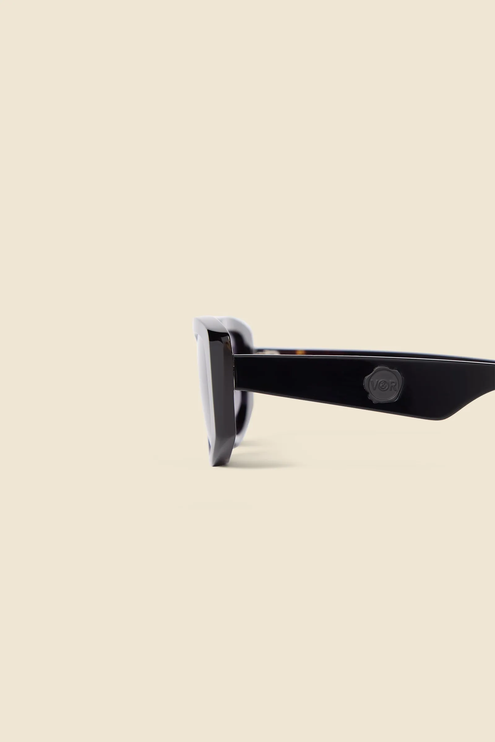 SEMI-OVAL BEVEL SUNGLASSES